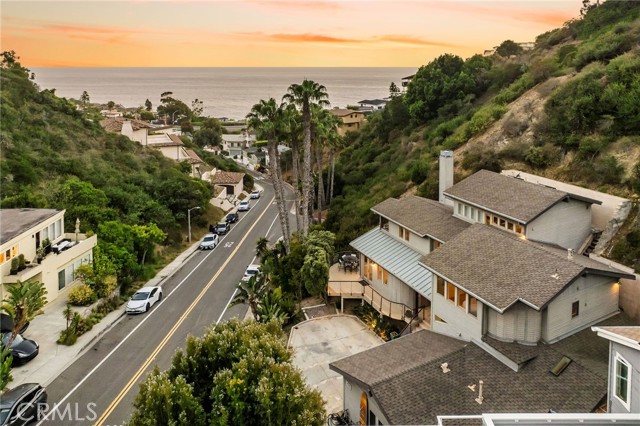 426 Nyes Place, Laguna Beach CA: https://media.crmls.org/medias/e5c6d4ac-d0d1-42a4-9e6b-92b0348a0c12.jpg