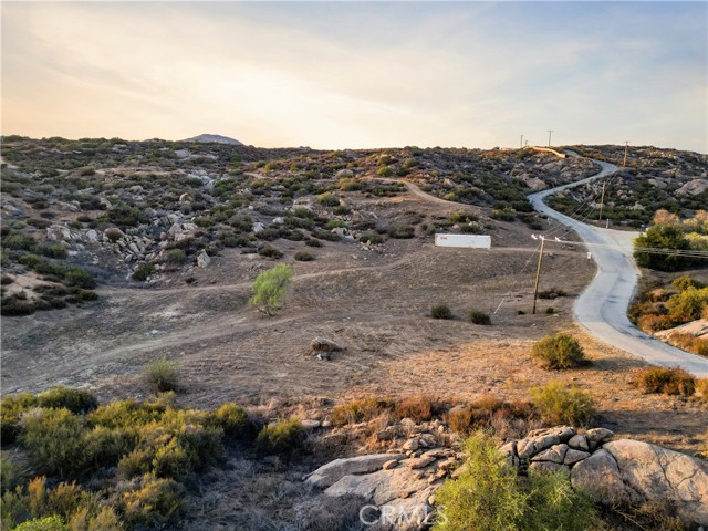 45 Intrepid, Temecula CA: https://media.crmls.org/medias/e5c70aa4-107c-404b-ba63-ab57e4c54d3e.jpg