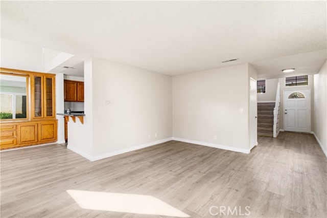 Detail Gallery Image 8 of 21 For 11384 Dronfield #36,  Pacoima,  CA 91331 - 3 Beds | 3 Baths