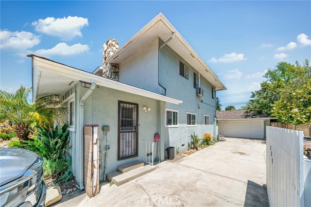 124 N Janet Place, Fullerton CA: https://media.crmls.org/medias/e5c76a78-ca61-4dbc-be39-bc5c6ceba26b.jpg