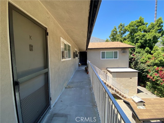 157 Esperanza Avenue, Sierra Madre CA: https://media.crmls.org/medias/e5c76d23-452f-4f43-aec6-dc6b852f95eb.jpg