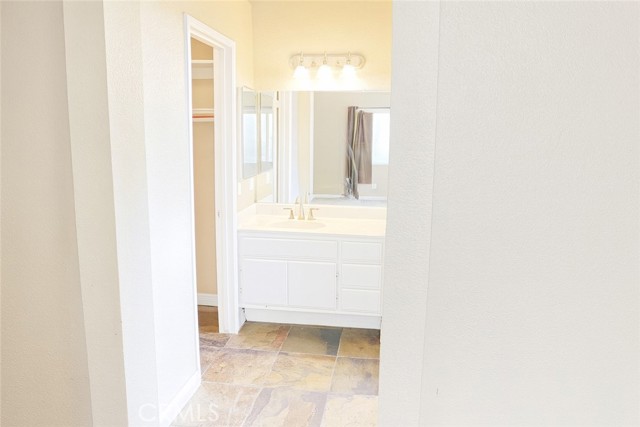 Detail Gallery Image 11 of 17 For 11724 Portola Ct, Adelanto,  CA 92301 - 3 Beds | 2 Baths