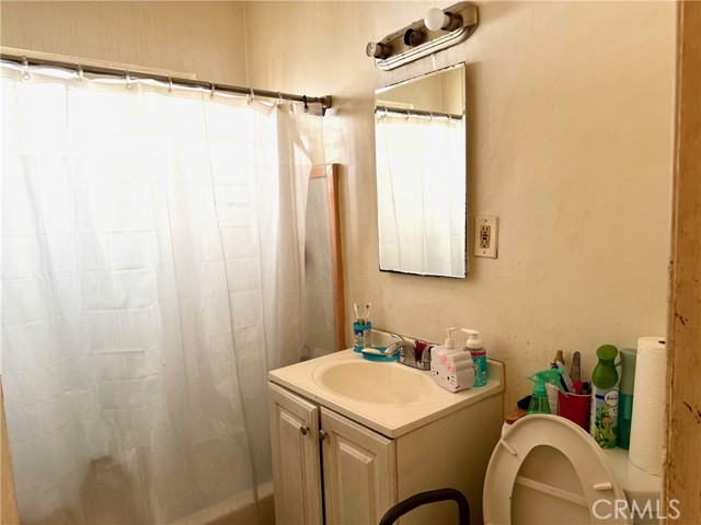 Detail Gallery Image 21 of 47 For 5231 Roseland, Los Angeles,  CA 90016 - – Beds | – Baths