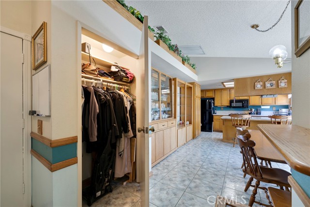 14548 Sylvester Drive, Moreno Valley CA: https://media.crmls.org/medias/e5c950ba-15d8-4828-98dc-dff91ebc26c9.jpg