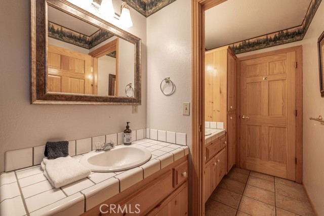 285 Santa Clara Boulevard, Big Bear Lake, CA 92315