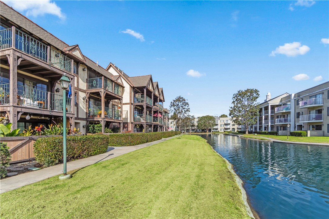 Detail Gallery Image 47 of 51 For 3621 S Bear St. a,  Santa Ana,  CA 92704 - 2 Beds | 2 Baths