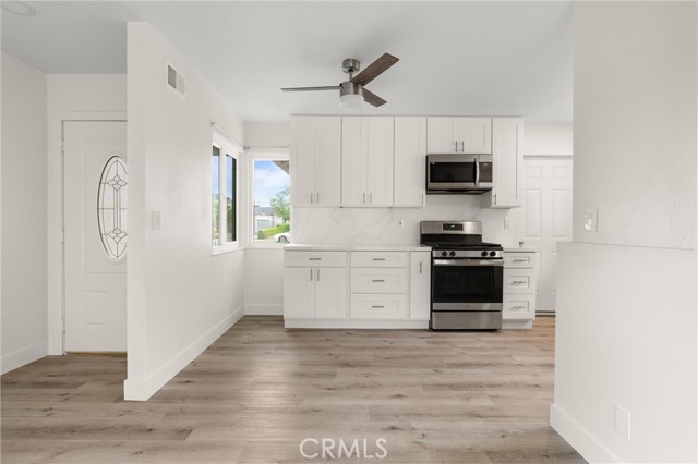 Detail Gallery Image 8 of 23 For 5561 Spa Dr, Huntington Beach,  CA 92647 - 4 Beds | 2 Baths