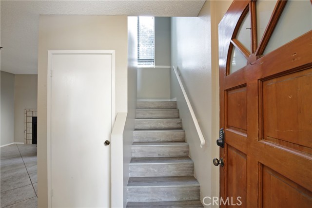 260 Victoria Street, Costa Mesa CA: https://media.crmls.org/medias/e5cb3c0a-b4e1-41d6-916a-f53f2bc3021a.jpg