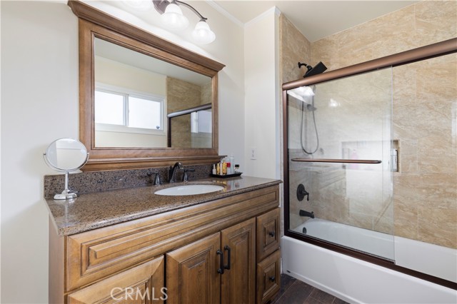 Detail Gallery Image 8 of 17 For 9434 Mclennan, Northridge,  CA 91343 - 3 Beds | 2 Baths