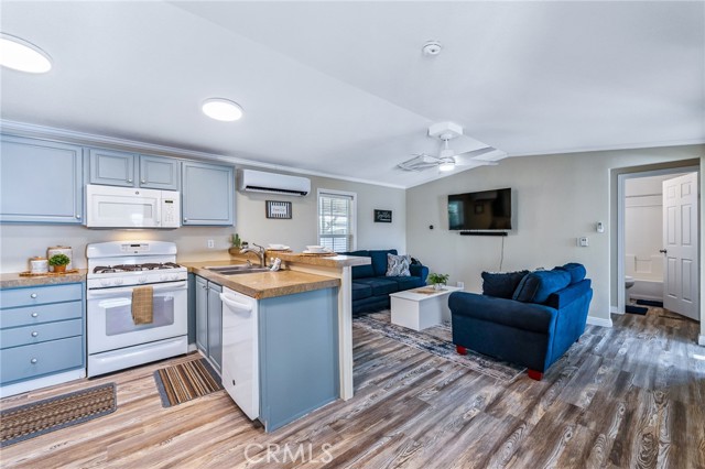 Detail Gallery Image 17 of 70 For 669 Channel Way, Needles,  CA 92363 - 3 Beds | 3 Baths