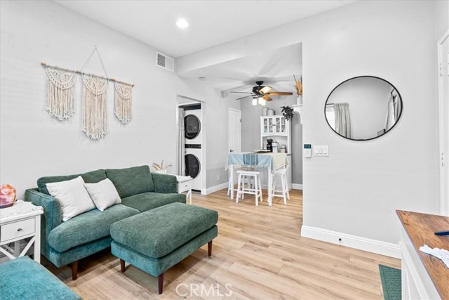 28 Via Terrano, Rancho Santa Margarita CA: https://media.crmls.org/medias/e5ce97ed-40f4-4a81-8d83-6b4ffa1aef37.jpg