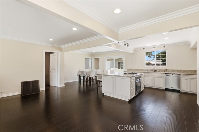 Detail Gallery Image 12 of 41 For 12208 Dunrobin Ave, Downey,  CA 90242 - 3 Beds | 2 Baths