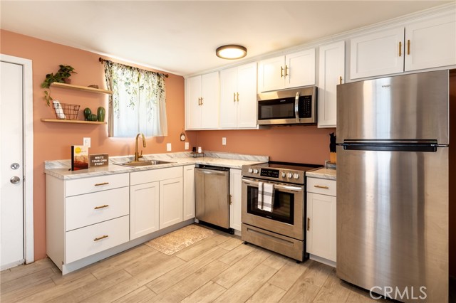 Detail Gallery Image 10 of 32 For 65076 E Broadway, Joshua Tree,  CA 92252 - 2 Beds | 1 Baths