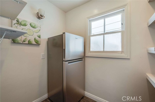 3322 Sandwood Street, Lakewood CA: https://media.crmls.org/medias/e5d0b7b6-2e25-414d-be6c-89c27cf42348.jpg