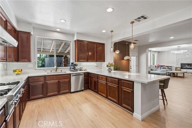 Image 13 of 40 For 13707 Woodside Street