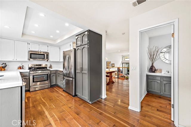 1111 Beryl Street, Redondo Beach, California 90277, 2 Bedrooms Bedrooms, ,2 BathroomsBathrooms,Residential,Sold,Beryl,SB21237920