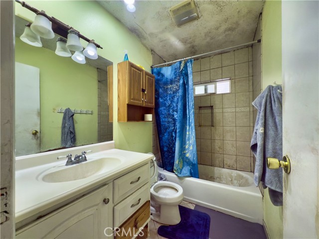 6352 Budlong Lake Avenue, San Diego CA: https://media.crmls.org/medias/e5d24269-c780-4649-8ab1-f6b948a677e4.jpg