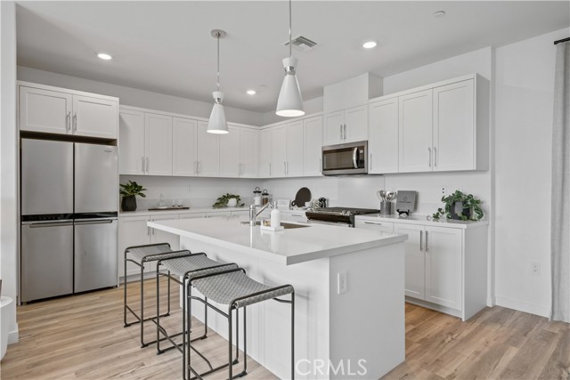 2364 Haley Point Drive, Ventura CA: https://media.crmls.org/medias/e5d24a9d-2703-4931-85c3-24906a0a3469.jpg