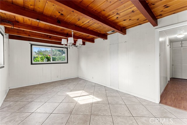 1045 Cathedral Way, Pomona CA: https://media.crmls.org/medias/e5d2fe4a-bb15-40b1-9eb6-9911b896886a.jpg