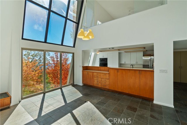 Detail Gallery Image 9 of 75 For 22 Holly Dr, Running Springs,  CA 92382 - 3 Beds | 2/1 Baths