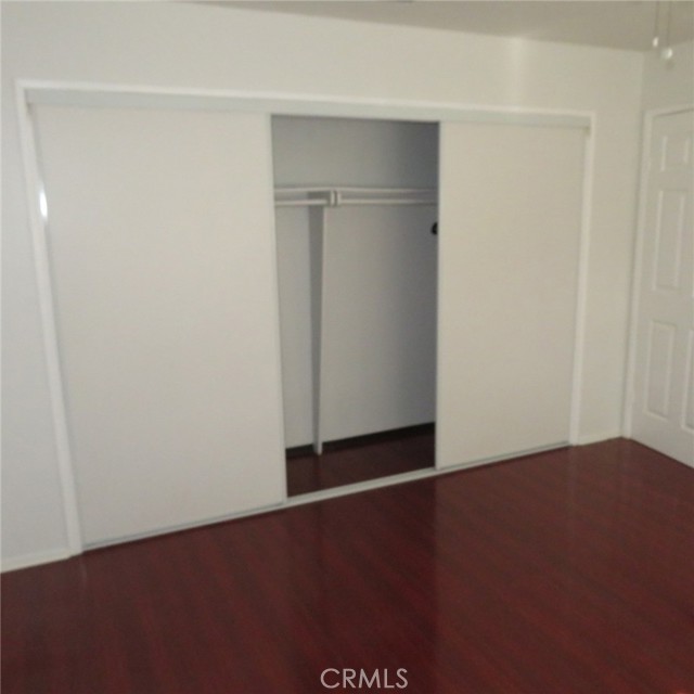 545 Chestnut Avenue, Long Beach CA: https://media.crmls.org/medias/e5d3fb49-aa64-457b-87ed-5055e501cdb8.jpg