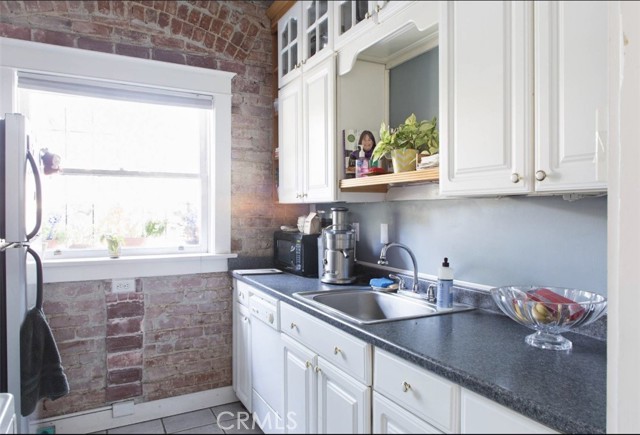 325 W 3rd Street #102, Long Beach, CA, 90802 325 W 3rd Street #102, Long Beach, CA, 90802