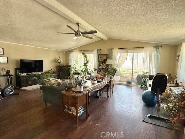 4040 Piedmont Drive, Highland CA: https://media.crmls.org/medias/e5d42a63-0009-43d1-ae9f-00dd9f25dbbb.jpg