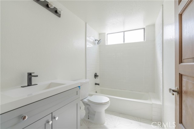 2108 Rockefeller Lane, Redondo Beach, California 90278, 2 Bedrooms Bedrooms, ,3 BathroomsBathrooms,Residential,Sold,Rockefeller,PW21165065