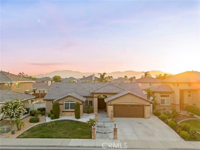 242 Lipizzan Drive, San Jacinto CA: https://media.crmls.org/medias/e5d5b834-2740-4a23-b5fa-e443d19258b8.jpg