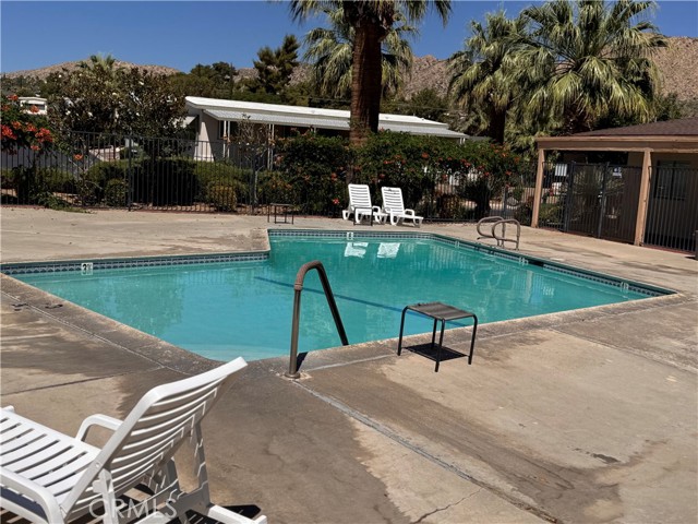 54999 Martinez Trail, Yucca Valley CA: https://media.crmls.org/medias/e5d5e890-7c9a-4e04-9bed-4d23a56e0611.jpg