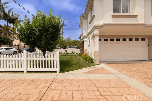 2015 Speyer Lane, Redondo Beach CA: https://media.crmls.org/medias/e5d61ba4-174e-4576-86d6-b041f21b3058.jpg
