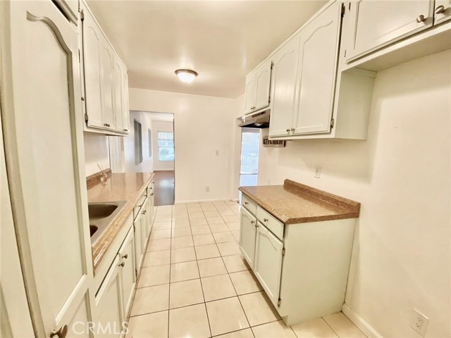 1202 East Acacia Avenue photo 5