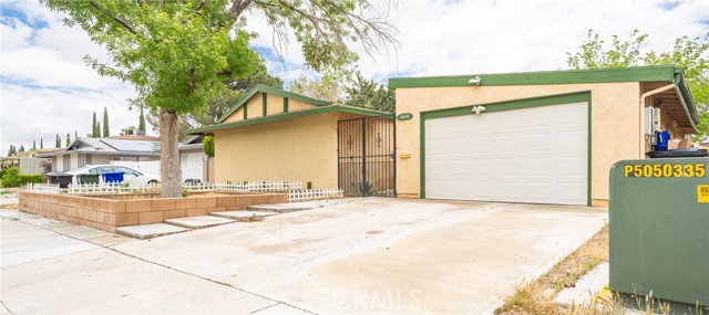 Detail Gallery Image 5 of 48 For 14215 Canterbury Dr, Victorville,  CA 92395 - 3 Beds | 2 Baths