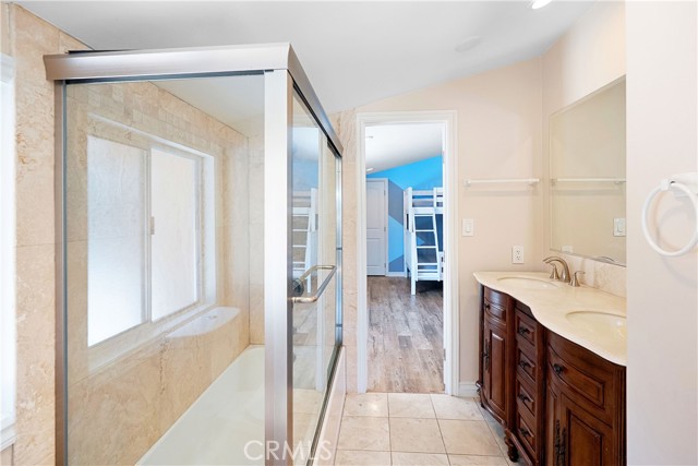 Detail Gallery Image 45 of 70 For 17211 Orozco St, Granada Hills,  CA 91344 - 5 Beds | 5/1 Baths