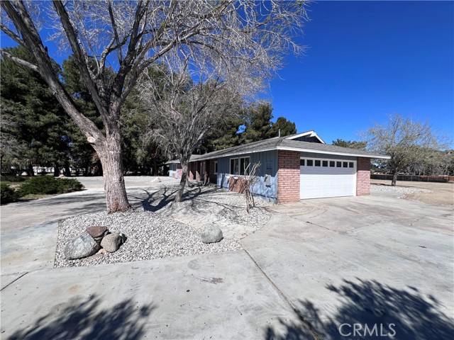 Detail Gallery Image 7 of 75 For 3255 E Avenue H8, Lancaster,  CA 93535 - 3 Beds | 2/1 Baths