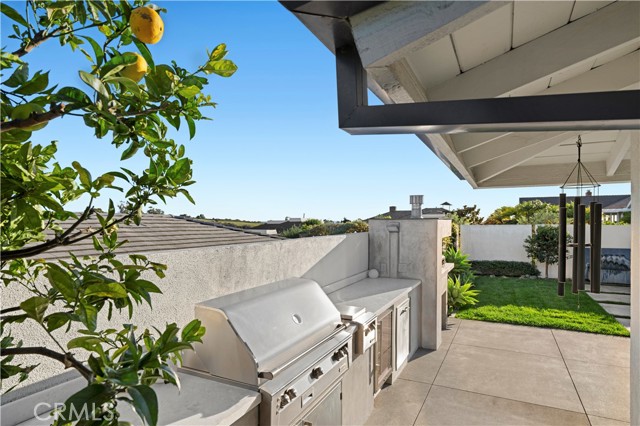 Detail Gallery Image 35 of 39 For 4000 Topside Ln, Corona Del Mar,  CA 92625 - 4 Beds | 2/1 Baths