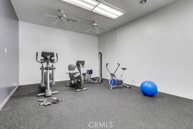 Detail Gallery Image 13 of 39 For 5585 E Pacific Coast #115,  Long Beach,  CA 90804 - 2 Beds | 1 Baths