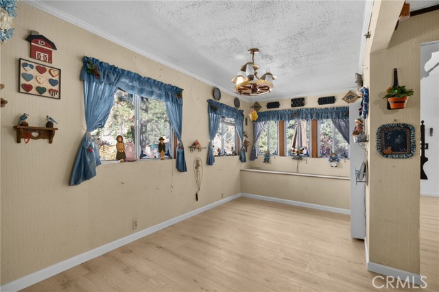 Detail Gallery Image 10 of 28 For 1371 Betty St, Wrightwood,  CA 92397 - 2 Beds | 1 Baths