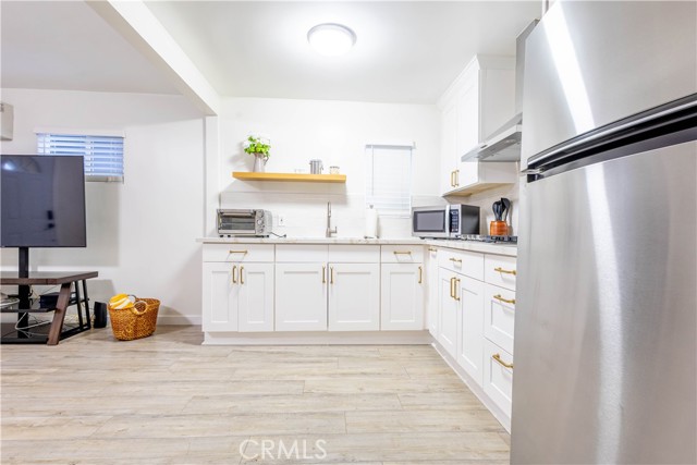 3720 S St Andrews Place, Los Angeles CA: https://media.crmls.org/medias/e5dad210-d09b-408f-bc07-f10e0af1b7ab.jpg