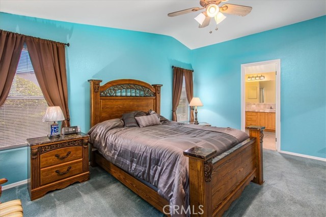 1250 N Kirby Street, Hemet CA: https://media.crmls.org/medias/e5db9c61-ce9e-4d58-9e64-ad8b5df2fc9c.jpg