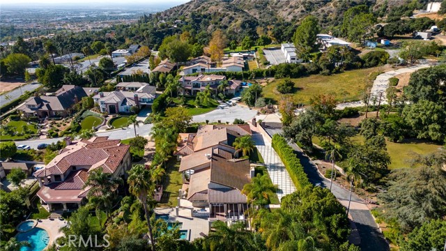 940 N Silent Ranch Drive, Glendora CA: https://media.crmls.org/medias/e5dbe703-15f0-4ae3-8830-727b3d3f7df4.jpg