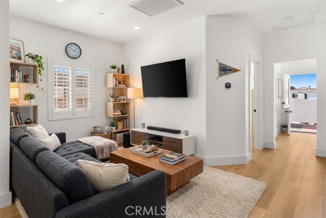 Detail Gallery Image 41 of 60 For 315 Lugonia St, Newport Beach,  CA 92663 - 4 Beds | 4 Baths