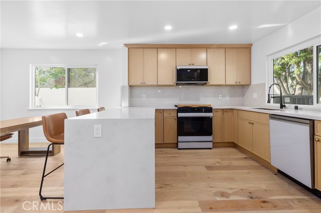 Detail Gallery Image 6 of 32 For 1781 E Warrenton, Anaheim,  CA 92805 - 5 Beds | 3/1 Baths