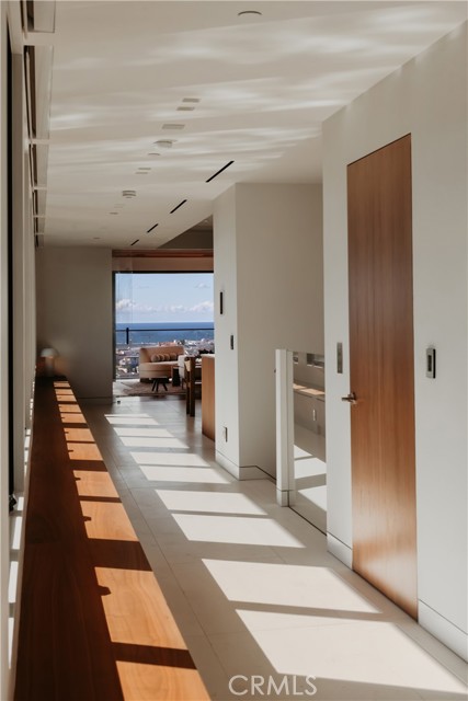 101 N Poinsettia Avenue, Manhattan Beach CA: https://media.crmls.org/medias/e5dd8636-9b15-43a0-99b8-b6c09a931f0c.jpg