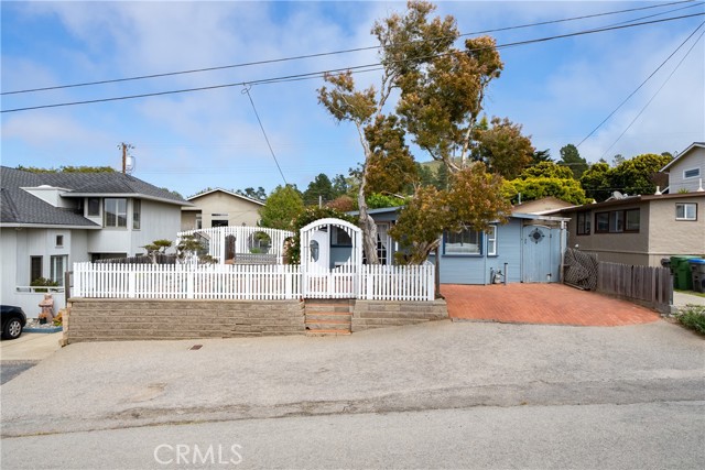 Image 2 of 53 For 418 Tulare Avenue