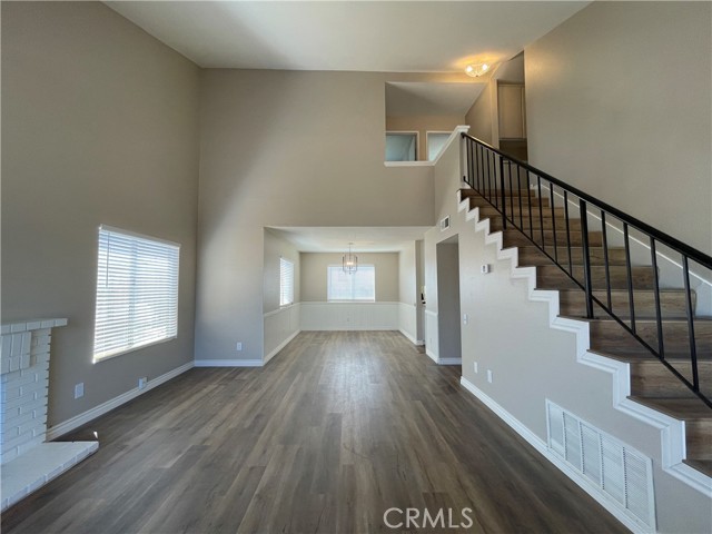 Detail Gallery Image 3 of 23 For 1156 Millstream Ln, Corona,  CA 92880 - 4 Beds | 3 Baths