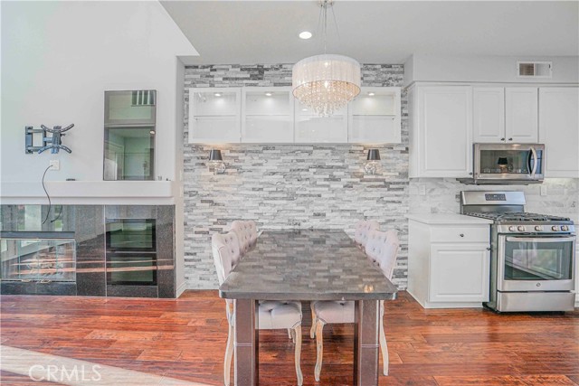 Detail Gallery Image 6 of 28 For 13621 Freemont Ct, La Mirada,  CA 90638 - 3 Beds | 3 Baths