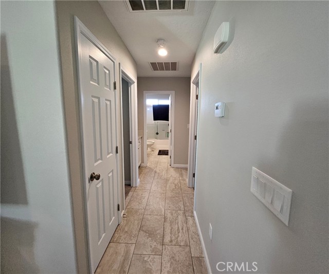 18010 Seaforth Street, Hesperia CA: https://media.crmls.org/medias/e5de11b4-8ec0-4813-8fcd-9caf3502fd21.jpg