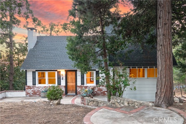 Detail Gallery Image 1 of 46 For 968 Ca-189, Twin Peaks,  CA 92391 - 3 Beds | 1/1 Baths