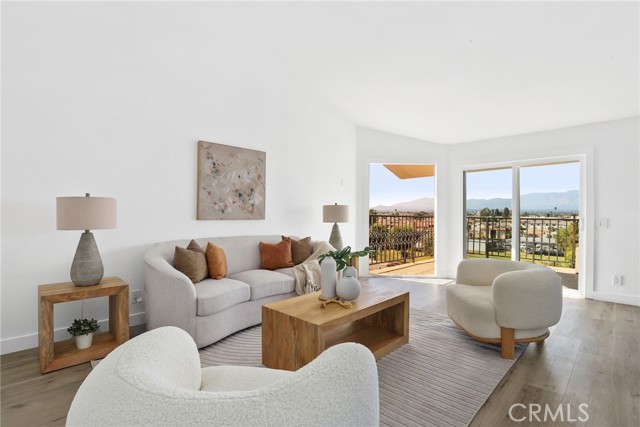 1023 Mooney Drive, Monterey Park CA: https://media.crmls.org/medias/e5de48a2-e0da-4c29-8d95-260af928808d.jpg